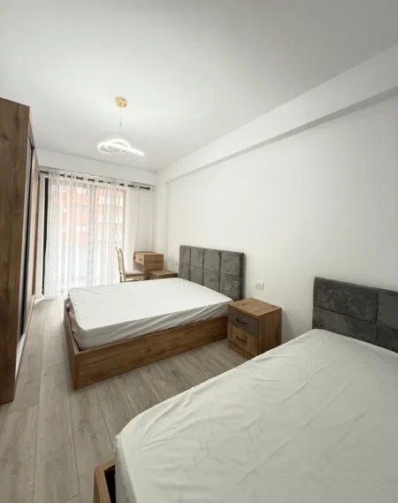 Tirane, jepet me qera apartament 1+1+Ballkon Kati 5, 70 m² 400 € (Urban Gate, Astir)