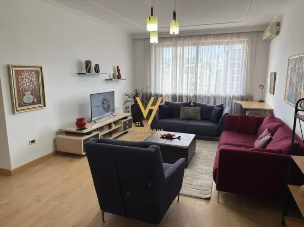 Tirane, jepet me qera apartament 2+1+Ballkon Kati 8, 145 m² 1.000 € (BLLOK)