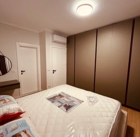 Tirane, jepet me qera apartament 2+1 Kati 4, 120 m² 1.300 € (Rruga e Durresit)