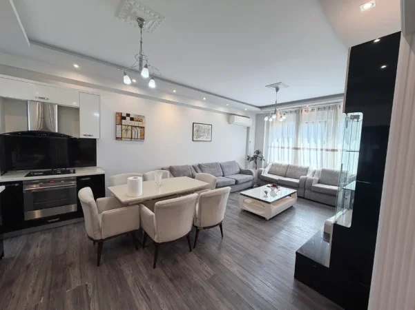 Tirane, shitet 2+1+Ballkon Kati 5, 258.000 € (Kopshti zologjike)