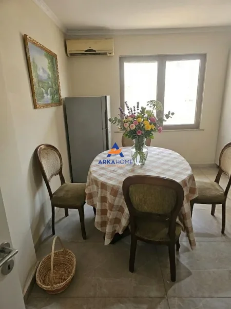 Tirane, shitet apartament Dublex Kati 5, 200 m² 450.000 € 