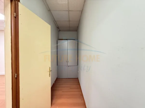 Tirane, shitet ambjent biznesi Kati 0, 40 m² 245.000 € (QENDER , Torre Drini)