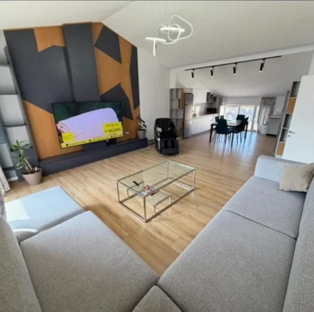 Tirane, jepet me qera apartament+verande | Penthouse 3+1 , 200 m² 1.500 € (TEG)