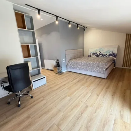 Tirane, jepet me qera apartament+verande | Penthouse 3+1 , 200 m² 1.500 € (TEG)
