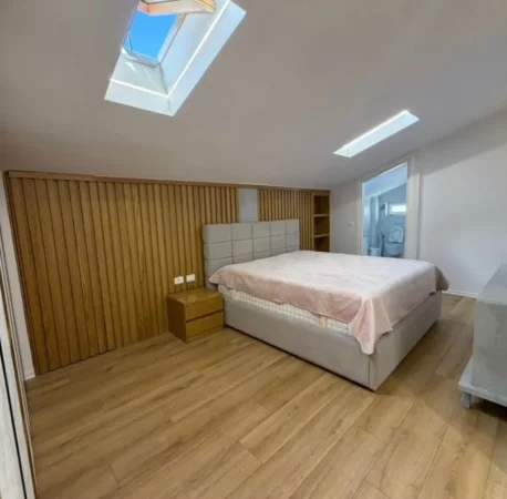 Tirane, jepet me qera apartament+verande | Penthouse 3+1 , 200 m² 1.500 € (TEG)