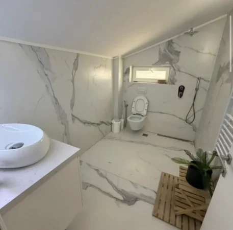Tirane, jepet me qera apartament+verande | Penthouse 3+1 , 200 m² 1.500 € (TEG)