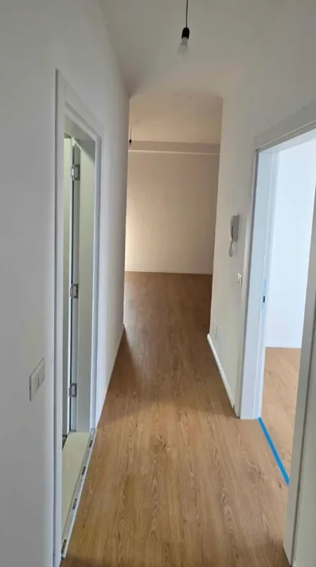 Tirane, jepet me qera zyre Kati 4, 110 m² 650 € (RRUGA EGNATIA)
