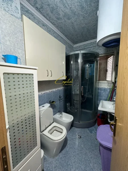 Tirane, jepet me qera apartament 2+1 Kati 5, 60 m² 500 € (KODRA E DIELLIT)