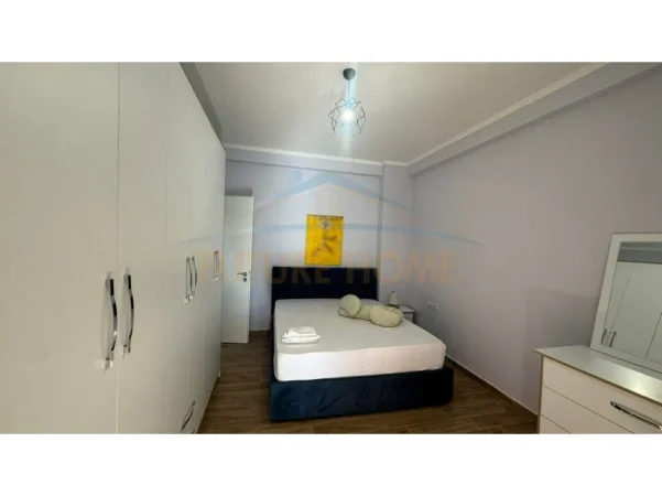 Tirane, jepet me qera apartament 2+1+Ballkon Kati 5, 105 m² 500 € (well astir)