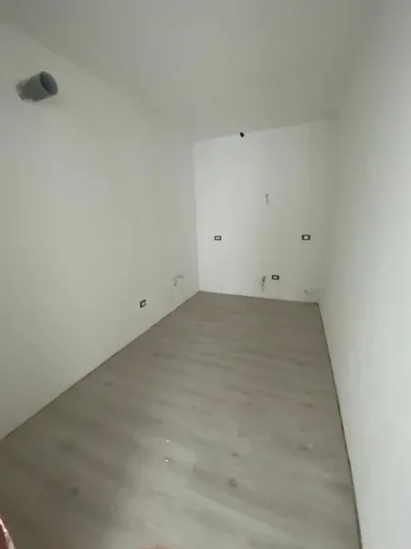 Tirane, shitet apartament 2+1+Aneks+Ballkon Kati 6, 86 m² 112.000 € (Univers City)