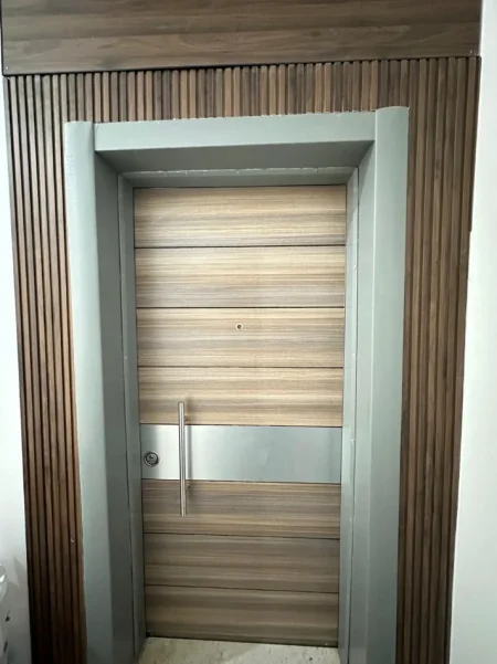 Tirane, shitet apartament 2+1+Ballkon Kati 1, 104 m² 215.000 € (Rr e kavsjes)