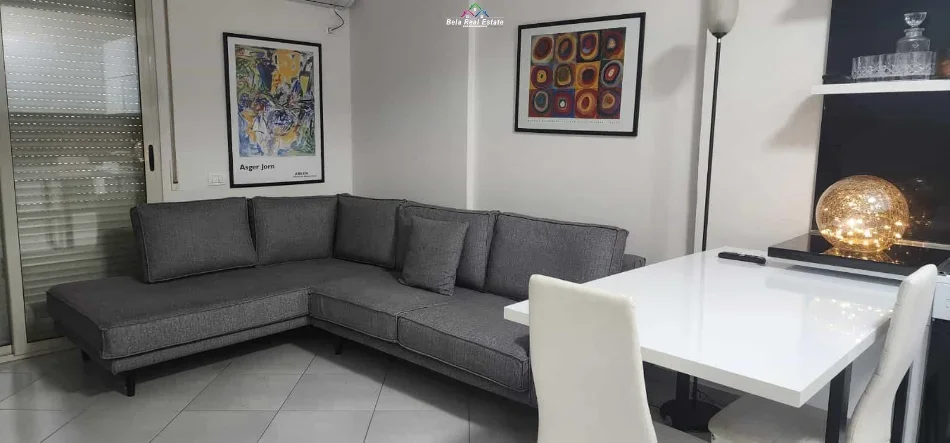 Tirane, jepet me qera apartament 2+1+Ballkon Kati 3, 75 m² 570 € (kompleksi golden park)
