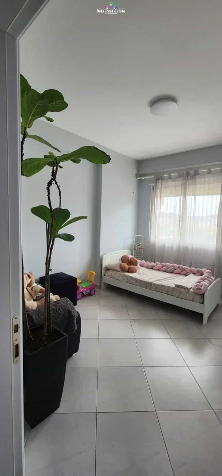 Tirane, jepet me qera apartament 2+1+Ballkon Kati 3, 75 m² 570 € (kompleksi golden park)