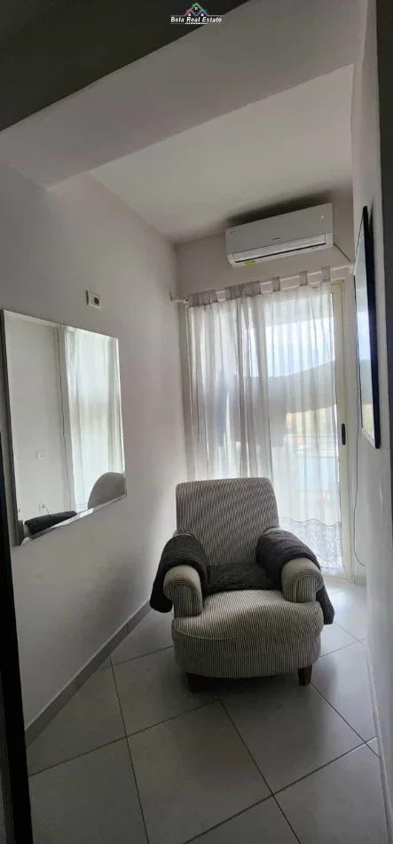 Tirane, jepet me qera apartament 2+1+Ballkon Kati 3, 75 m² 570 € (kompleksi golden park)
