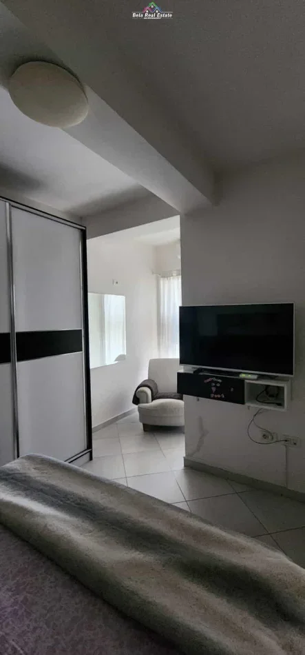 Tirane, jepet me qera apartament 2+1+Ballkon Kati 3, 75 m² 570 € (kompleksi golden park)
