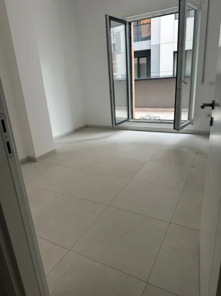 Tirane, jepet me qera zyre , 105 m² 600 € (Paskuqan)