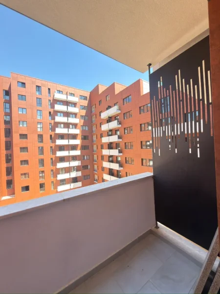 Tirane, jepet me qera apartament 2+1+Ballkon Kati 4, 100 m² 600 € (Urban Gate) Astir