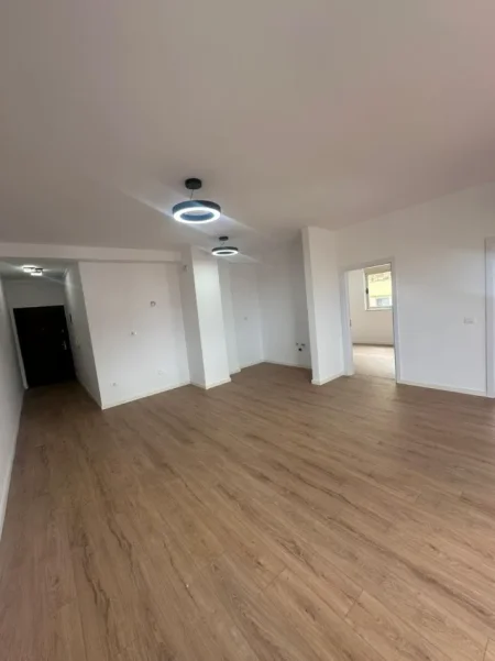 Tirane, shes apartament 2+1 Kati 3, 92 m² 175.000 € (Rruga Rrapo Heka)
