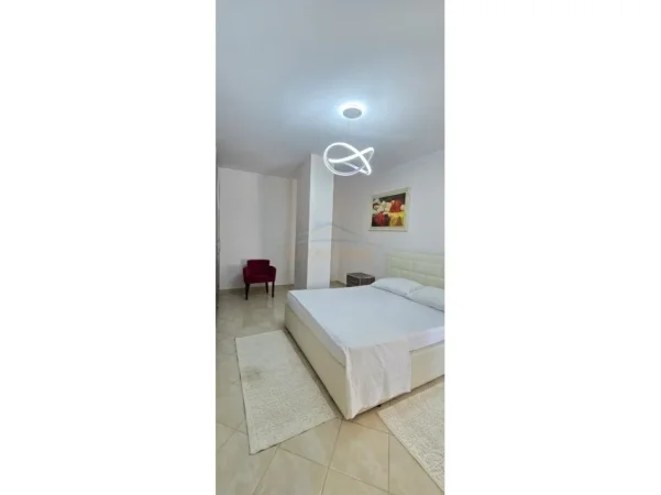 Tirane, jepet me qera apartament 1+1 Kati 8, 68 m² 680 € (Ish Parku i Autobusave, Tirane)