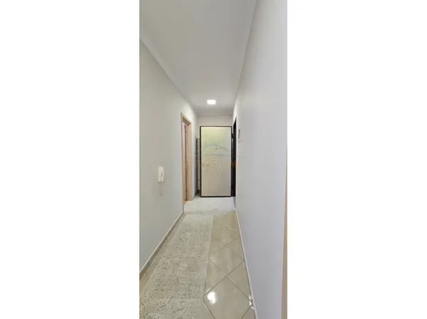 Tirane, jepet me qera apartament 1+1 Kati 8, 68 m² 680 € (Ish Parku i Autobusave, Tirane)