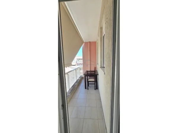 Tirane, jepet me qera apartament 1+1 Kati 8, 68 m² 680 € (Ish Parku i Autobusave, Tirane)