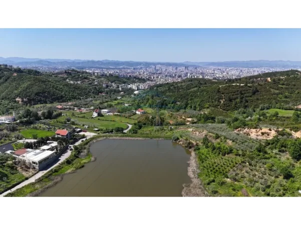 Tirane, jepet me qera hotel Kati 0, 1.601 m² 5.000 € (linze)