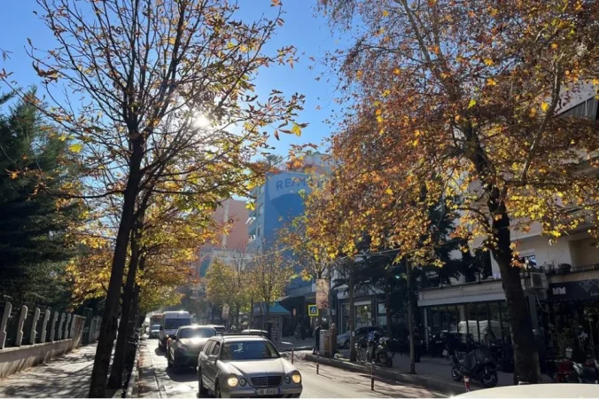 Tirane, shitet 4+1 , 195 m² 570.000 € (Bllok)