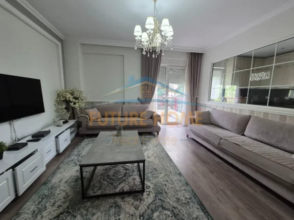 Tirane, jepet me qera apartament 2+1+2 Kati 4, 135 m² 1.050 € (LIQENI I THATE , Kompleksi FZ 2)