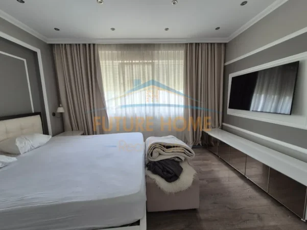 Tirane, jepet me qera apartament 2+1+2 Kati 4, 135 m² 1.050 € (LIQENI I THATE , Kompleksi FZ 2)