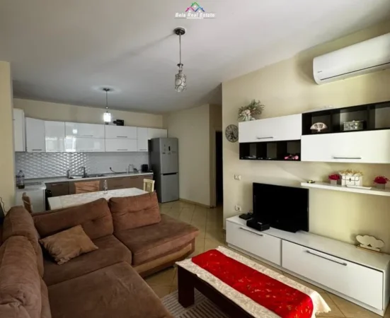 Tirane, jepet me qera apartament 1+1+Ballkon Kati 4, 50 m² 420 € (astir)