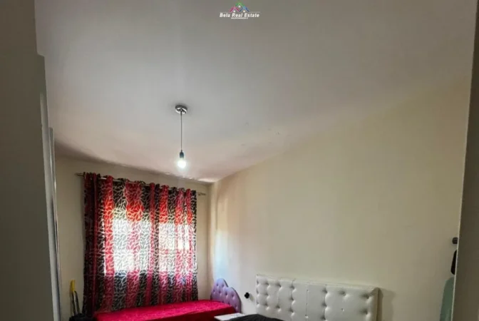 Tirane, jepet me qera apartament 1+1+Ballkon Kati 4, 50 m² 420 € (astir)