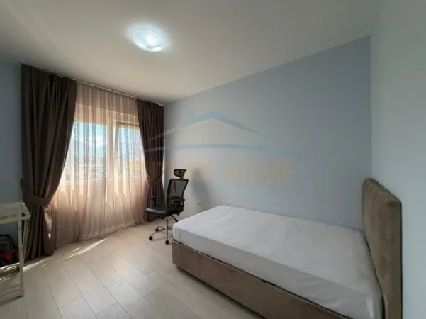 Tirane, jepet me qera apartament 3+1+2 Kati 4, 188 m² 1.400 € (LIQENI I THATE , Kompleksi FZ)