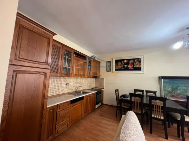 Tirane, jepet me qera apartament 2+1 Kati 3, 112 m² 500 € (YZBERISHT , Nela 6)