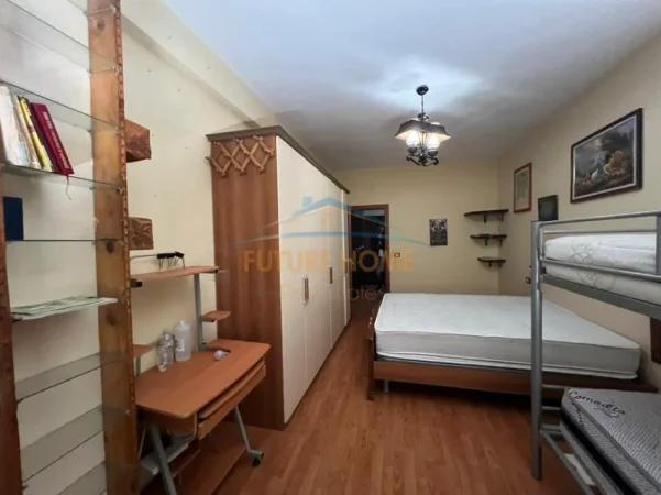 Tirane, jepet me qera apartament 2+1 Kati 3, 112 m² 500 € (YZBERISHT , Nela 6)