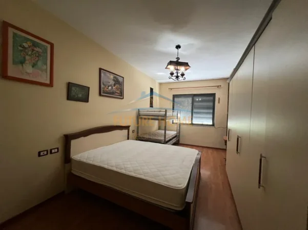 Tirane, jepet me qera apartament 2+1 Kati 3, 112 m² 500 € (YZBERISHT , Nela 6)