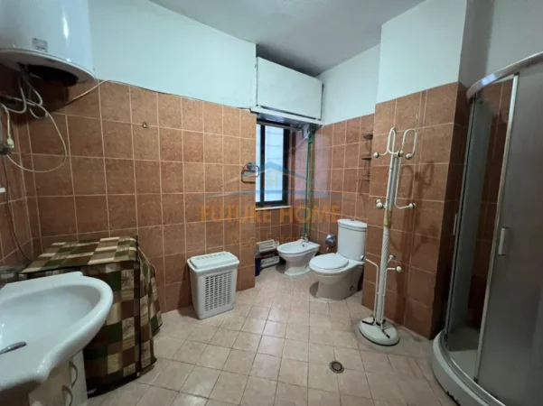 Tirane, jepet me qera apartament 2+1 Kati 3, 112 m² 500 € (YZBERISHT , Nela 6)