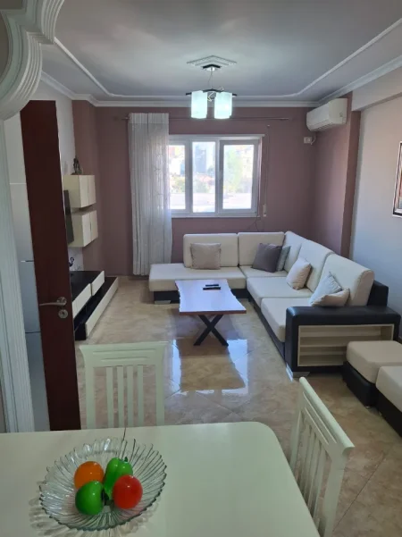 Tirane, jap me qera apartament 2+1+Ballkon Kati 5, 100 m² 55 000 Leke (Ali Dem)