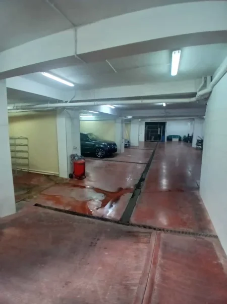 Tirane, jepet me qera garazh | post parkimi Kati -1, 550 m² 1.350 € (Astir)