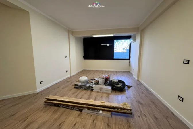 Tirane, jepet me qera zyre Kati 2, 106 m² 1.000 € (Rruga Naim Frasheri)
