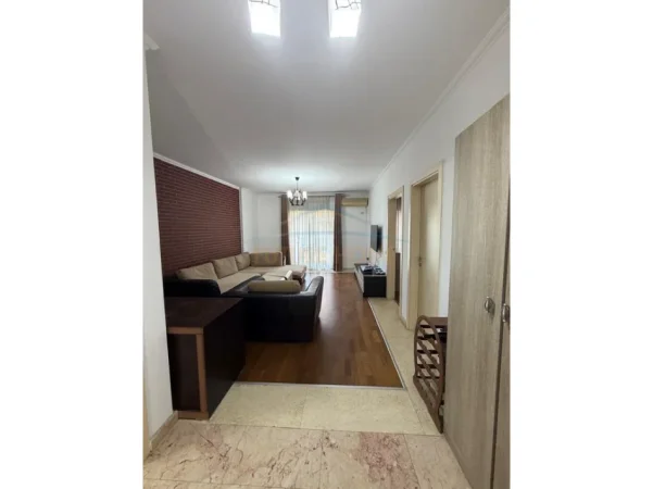 Tirane, jepet me qera apartament 3+1+2 Kati 5, 124 m² 850 € (KOPSHTI ZOOLOGJIK)