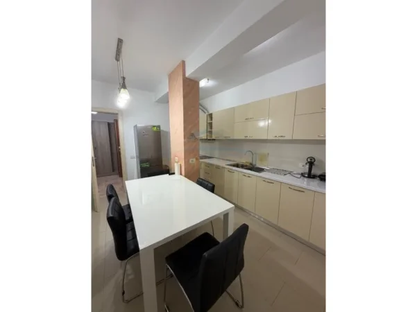 Tirane, jepet me qera apartament 3+1+2 Kati 5, 124 m² 850 € (KOPSHTI ZOOLOGJIK)