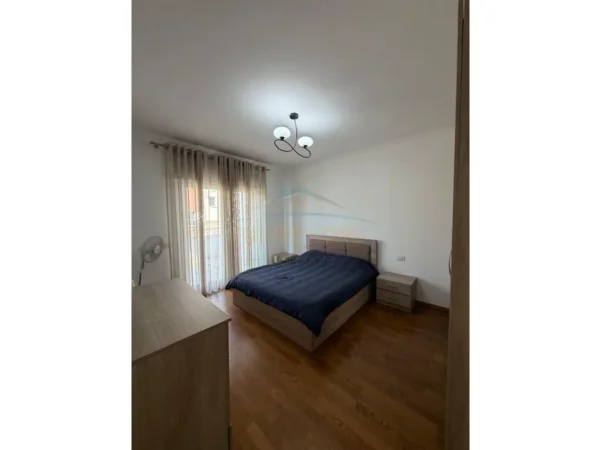 Tirane, jepet me qera apartament 3+1+2 Kati 5, 124 m² 850 € (KOPSHTI ZOOLOGJIK)