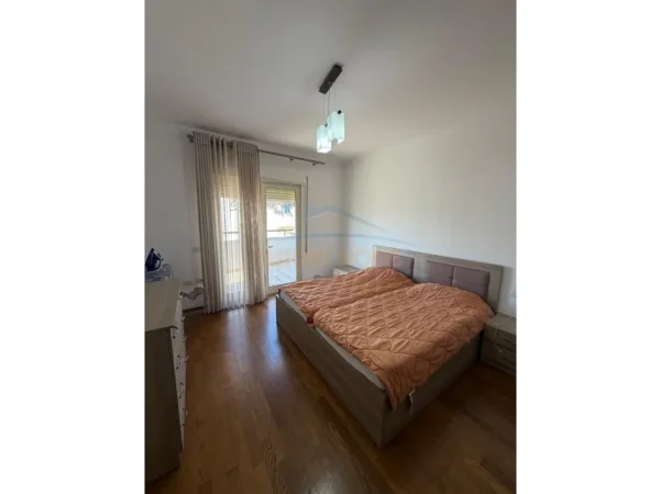 Tirane, jepet me qera apartament 3+1+2 Kati 5, 124 m² 850 € (KOPSHTI ZOOLOGJIK)