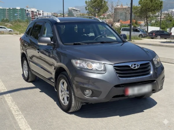 Tirane, shes makine Nafte, gri metalizato automatik Kondicioner 297.400 km 6.700 €
