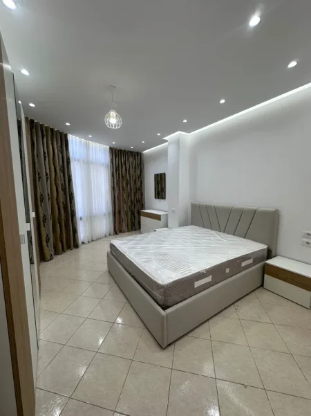 Tirane, jepet me qera apartament 2+1+Aneks+Ballkon Kati 2, 60.000 € 