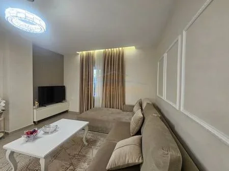 Tirane, jepet me qera apartament 2+1+Ballkon Kati 0, 132 m² 650 € (Sauk)