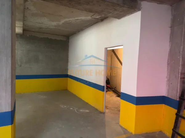 Tirane, jepet me qera ambjent biznesi Kati 0, 45 m² 900 €