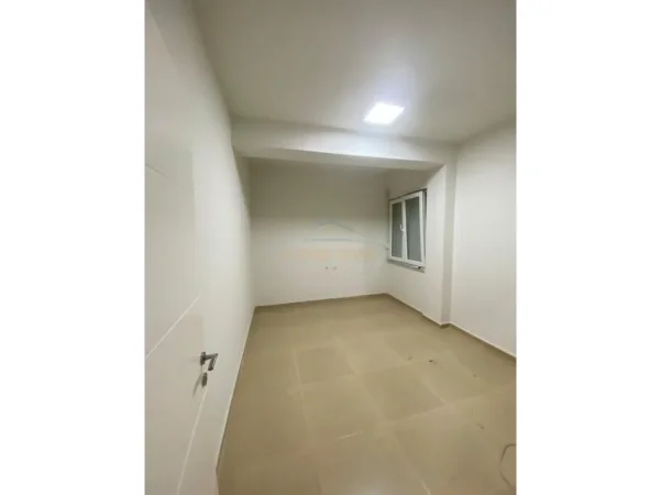 Tirane, Jepet me qera 2+1, 92 m² Rruga Kosovareve