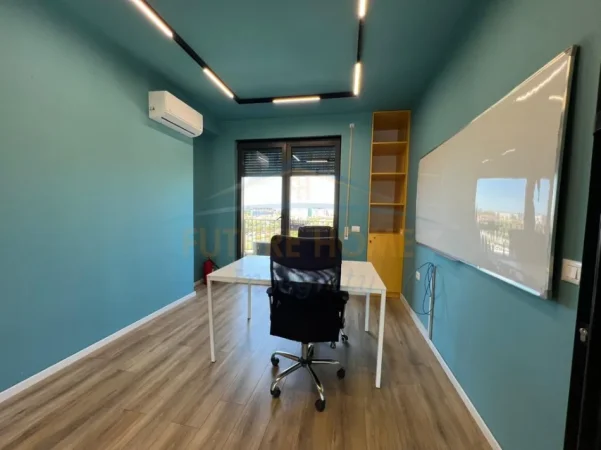Tirane, jepet me qera zyre Kati 4, 219 m² 1.780 €