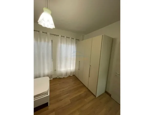 Tirane, jepet me qera vile White House Teg, 251 m² 2.500 €